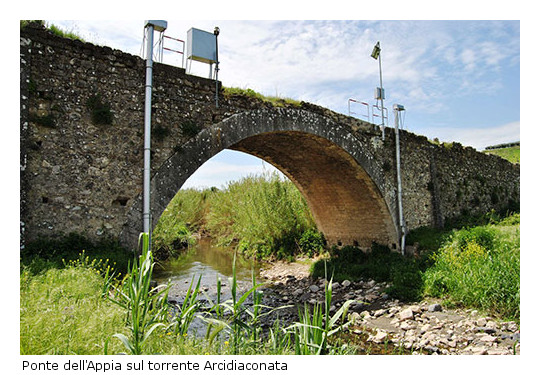 Vie Micaeliche e percorsi in Italia - Ponte dell'Appia sul torrente Arcidiaconata